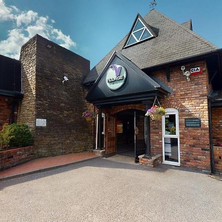 Village Hotel Manchester Hyde Kültér fotó