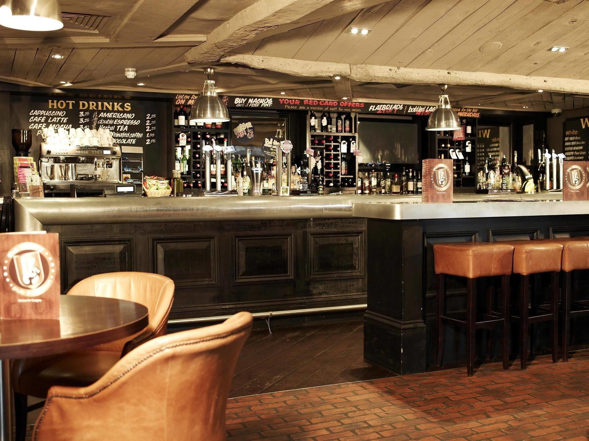 Village Hotel Manchester Hyde Kültér fotó