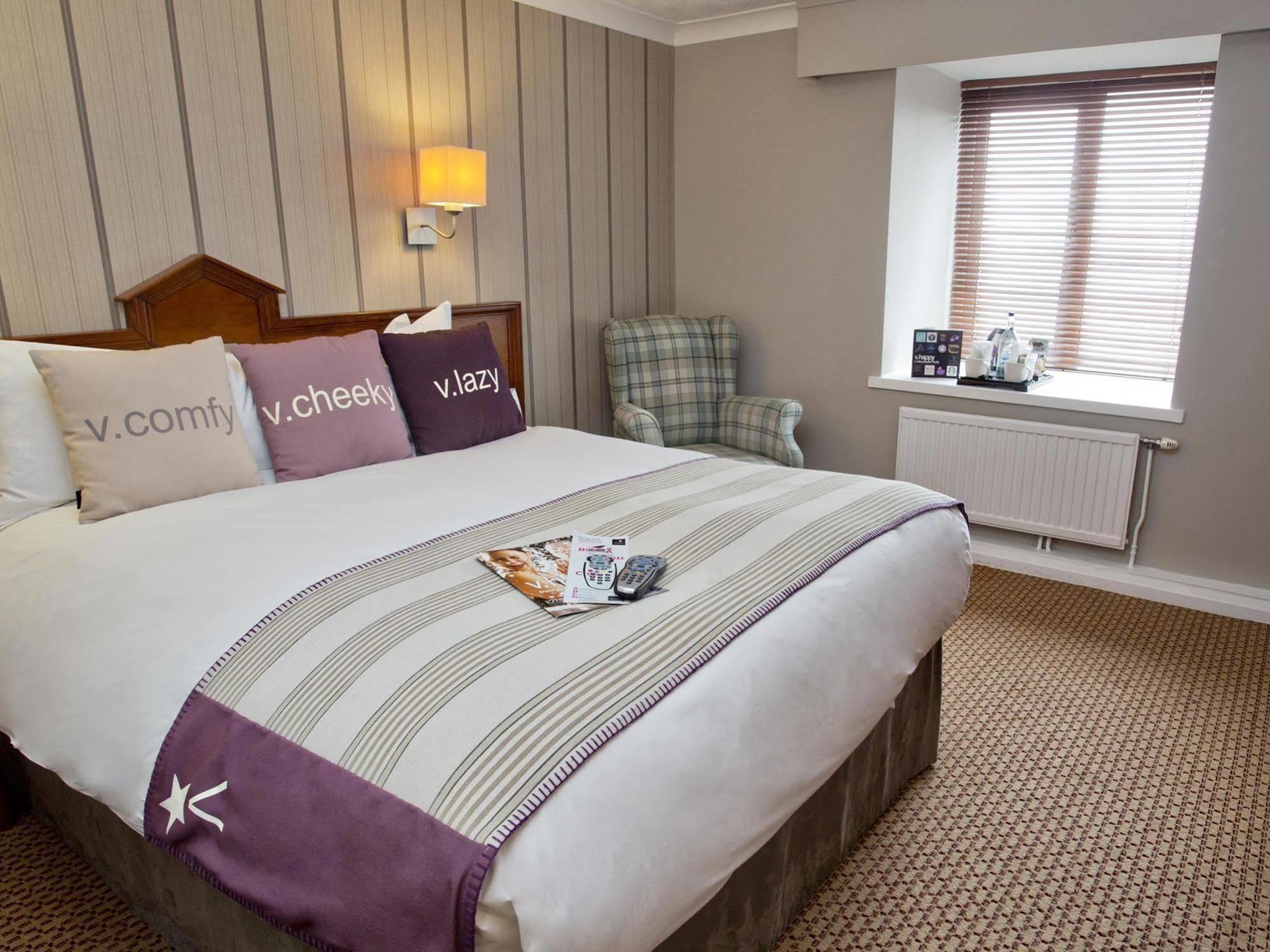 Village Hotel Manchester Hyde Kültér fotó